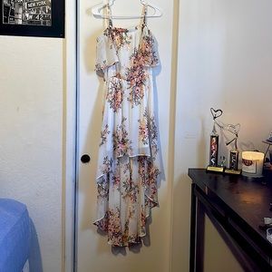 auw floral dress,calm colors.never been worn
